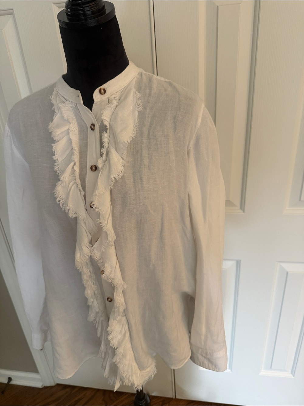 Pilcro White Linen Top with ruffle trim - Picture 6 of 11